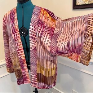 CAbi modern lined kimono top